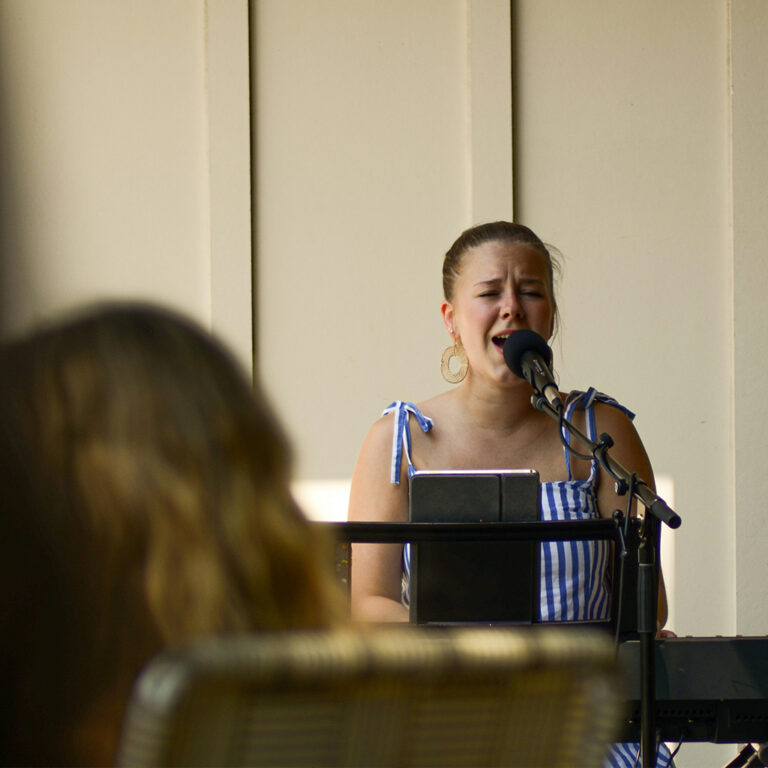 Comment une école de chant peut ouvrir des portes dans l'industrie musicale