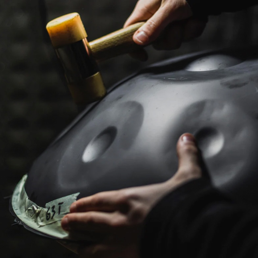La fabrication artisanale d'un handpan