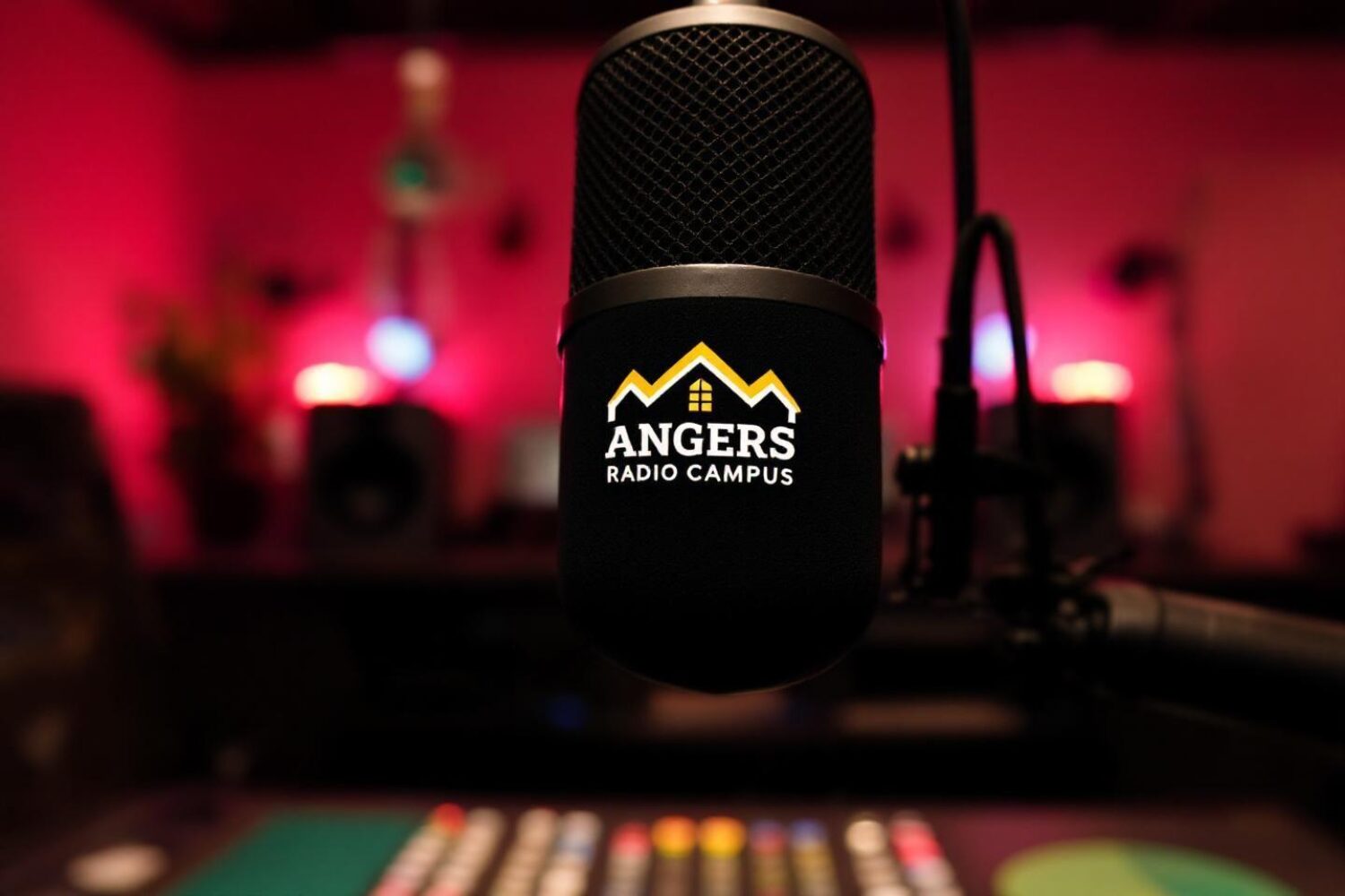 Radio Campus Angers : écouter en direct et fréquences
