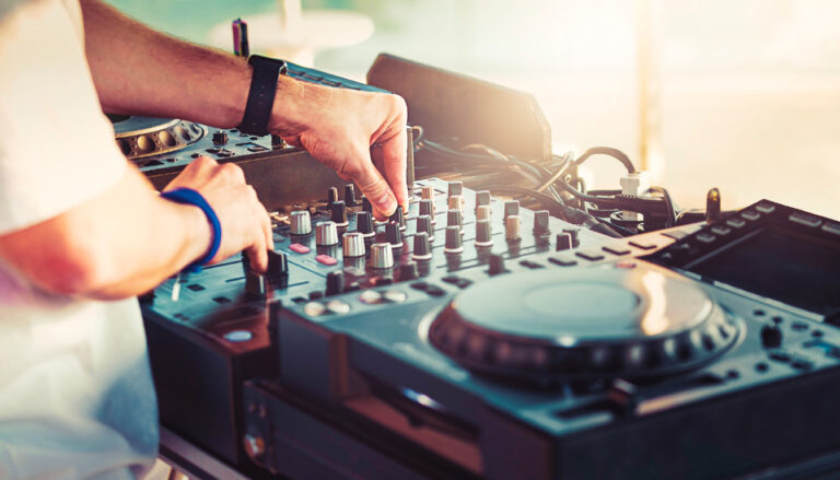 Live hybride : comment combiner instruments et mix DJ ?