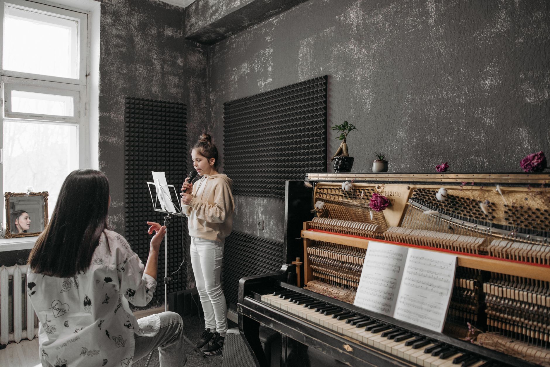 Les fondements de l'isolation phonique musicale — intérieur d'une pièce insonorisée pour musique