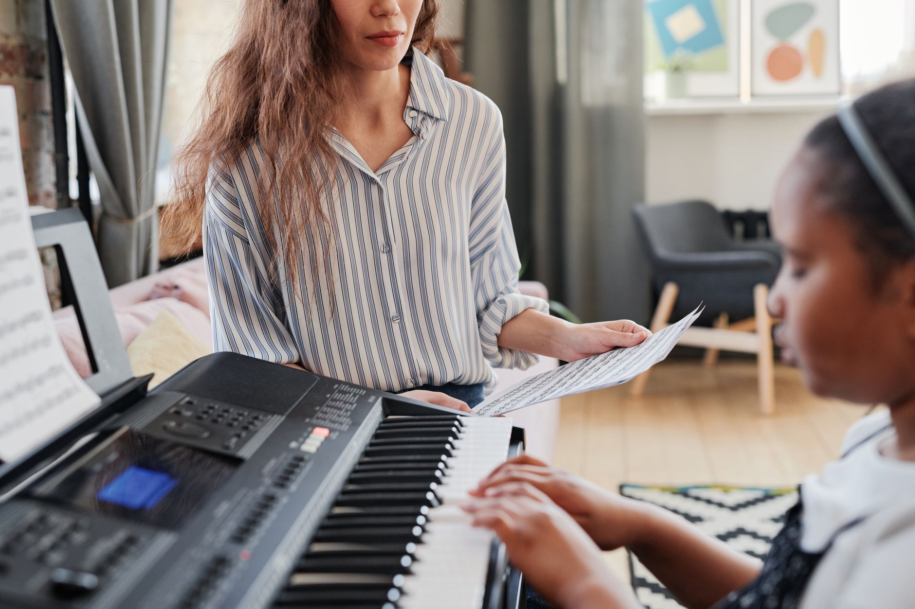Le piano : une base solide pour débuter — cours de piano pour débutants avec partitions